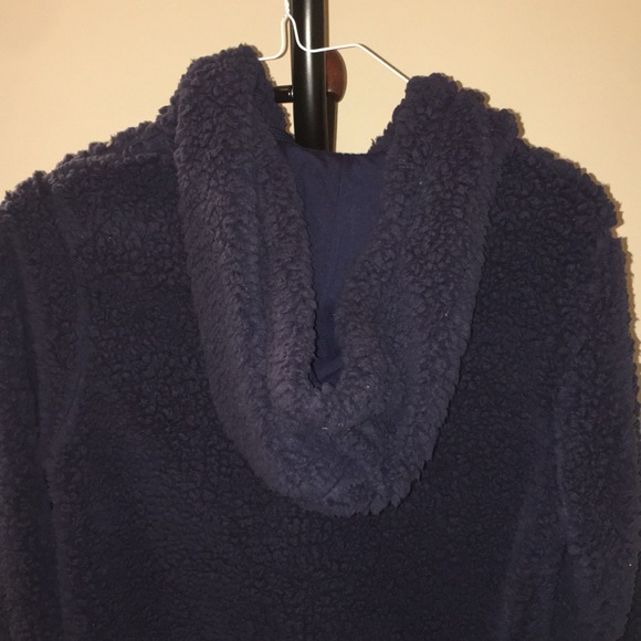 Sherpa Pullover w/ Hoodie - Picture 3 of 4